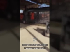 Nepal Cliente que opera la máquina de malla de gabión Ingeniería Civil y control de inundaciones