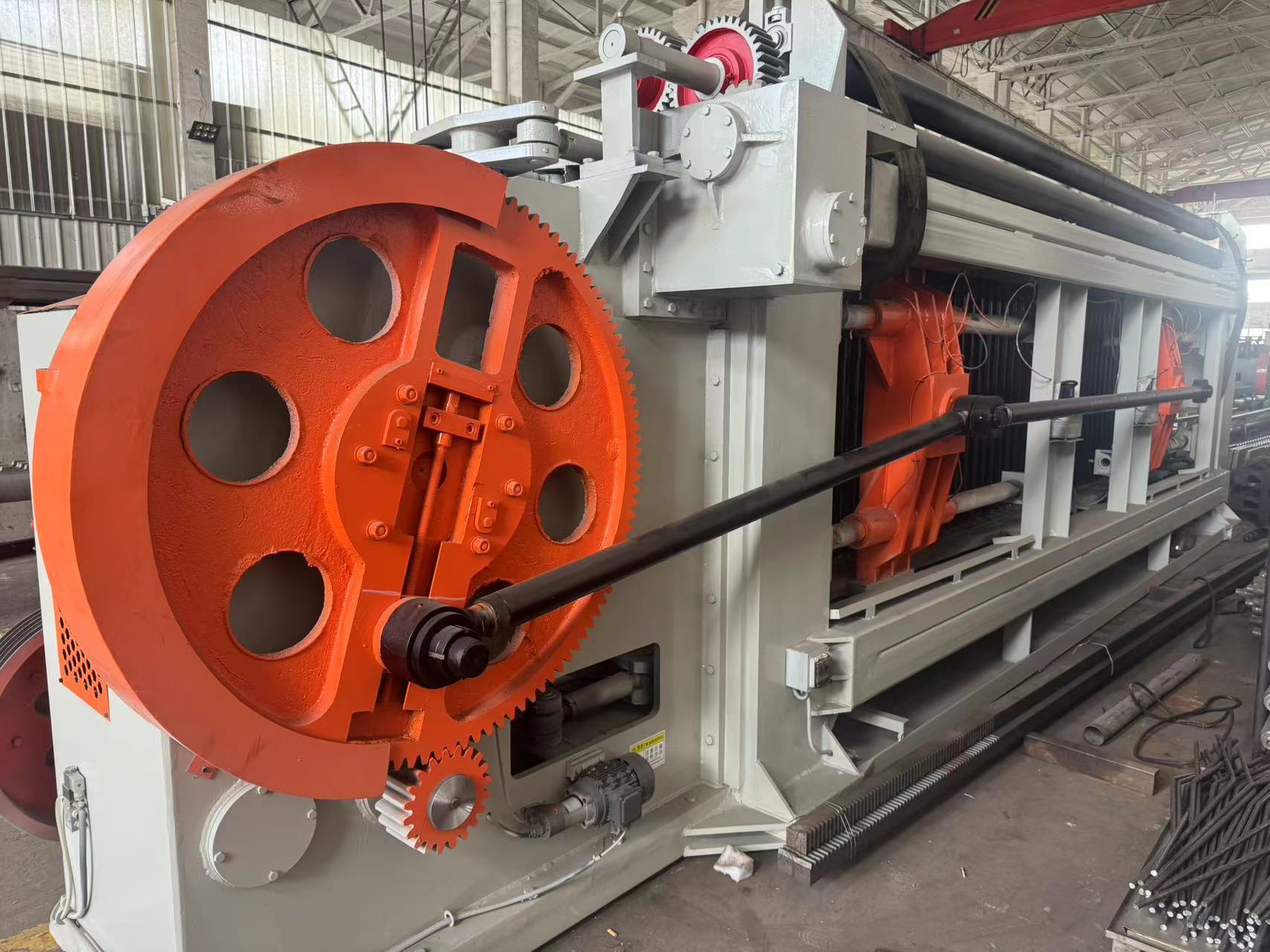 Últimos blogs de la empresa sobre Heavy Duty Gabion Mesh Weaving Machine Exported to India for Riverbank Protection